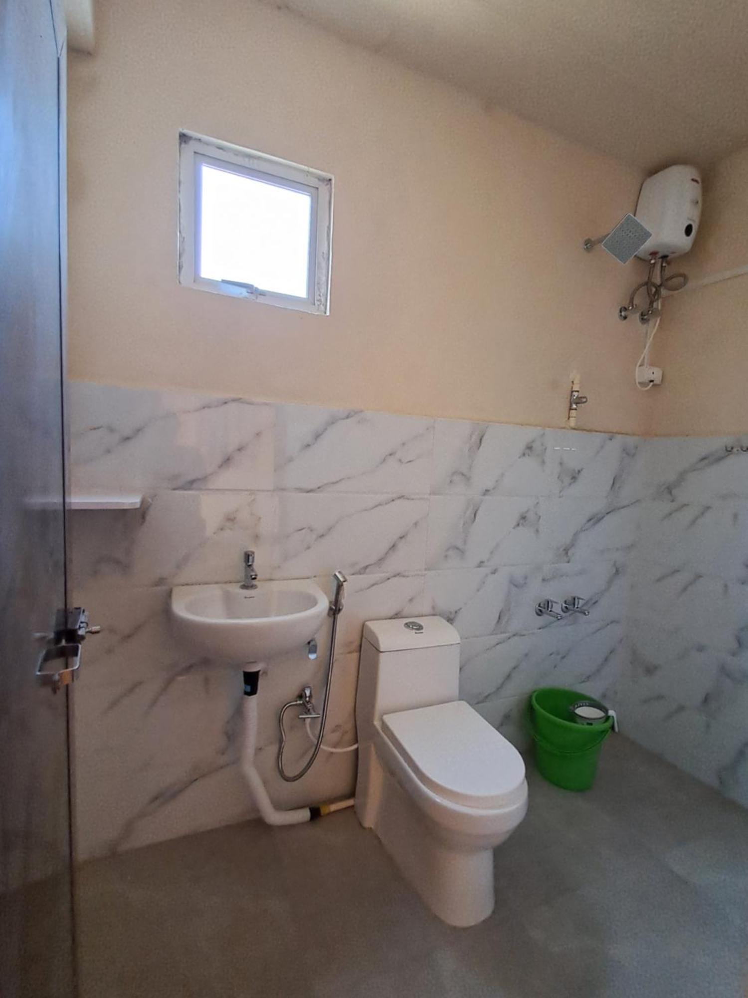 Dormitories/Hosteller, Giftland Homestay Aizawl Bagian luar foto